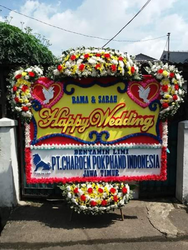 Karangan Bunga Pernikahan  di Batu